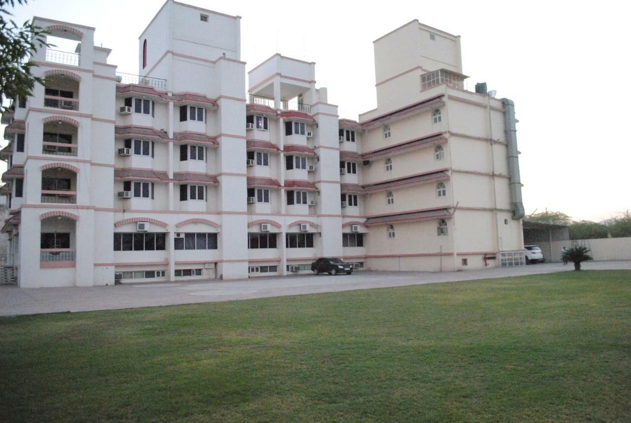 Geetco Hotel Jalor Exterior photo