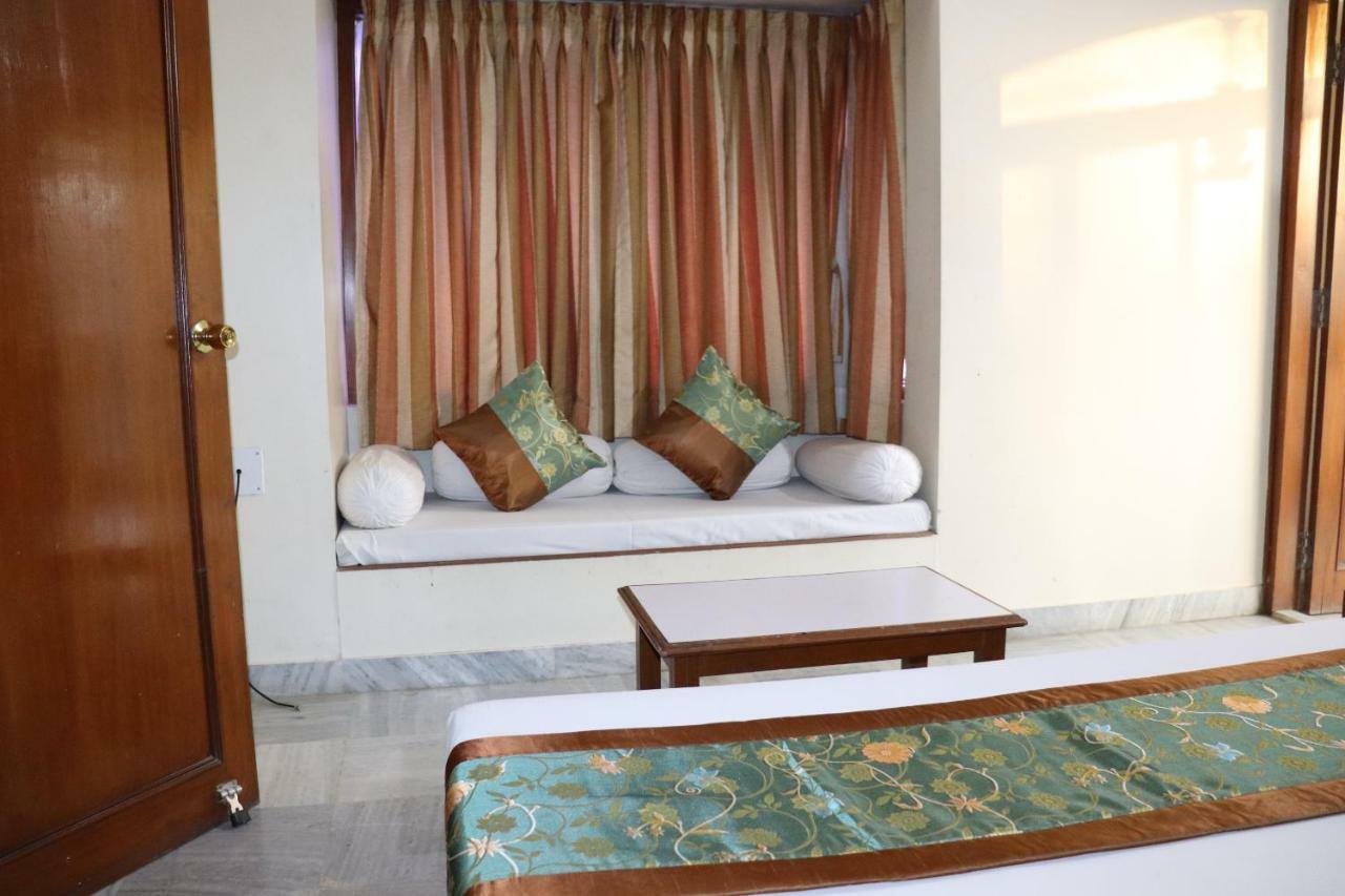 Geetco Hotel Jalor Exterior photo